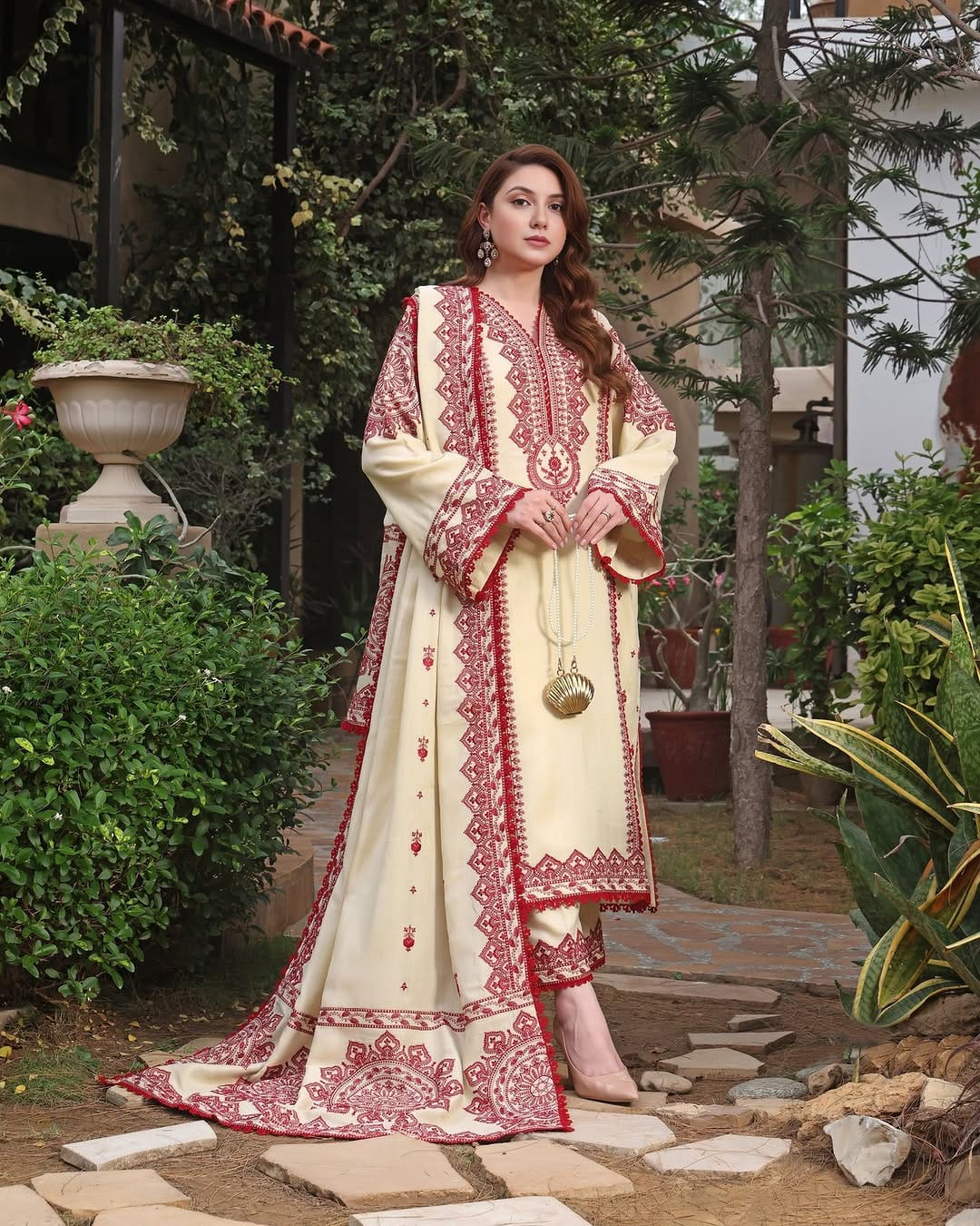 Embrace Embroidered 3pc